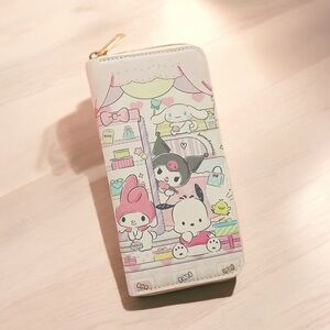 💜🐧HP🐧💜 SANRIO CHARACTER “GIFT SHOP” DESIGN WALLET NWOT ZIP AROUND